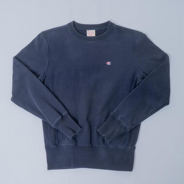 Champion Men's Sweatshirt - Navy - S on Productcaster.