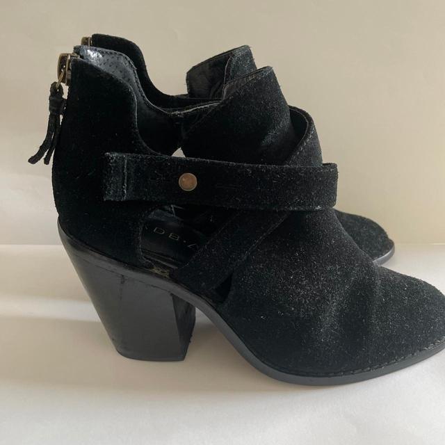 Preloved Women's Ankle Boots - Black - UK 3 on Productcaster.