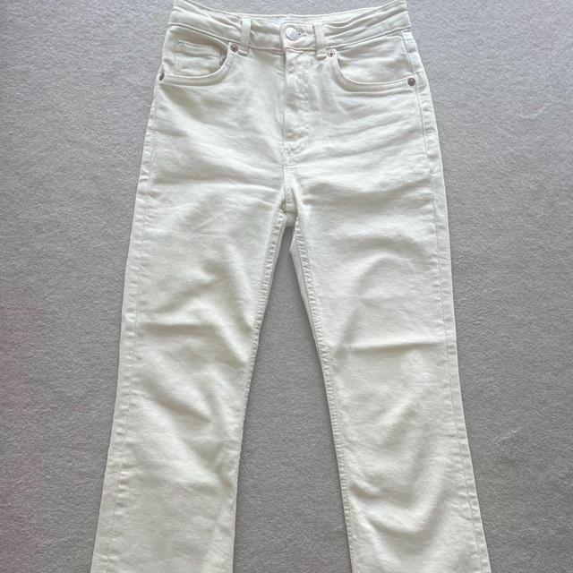 Zara Women's Flare Capri Jeans - Cream/White - XS on Productcaster.