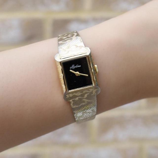 Vintage Women's Analogue Watch - Gold on Productcaster.