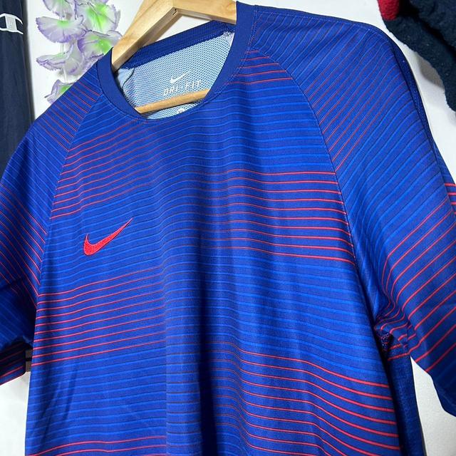 Nike Men's T-shirt - Blue/Red - XL on Productcaster.