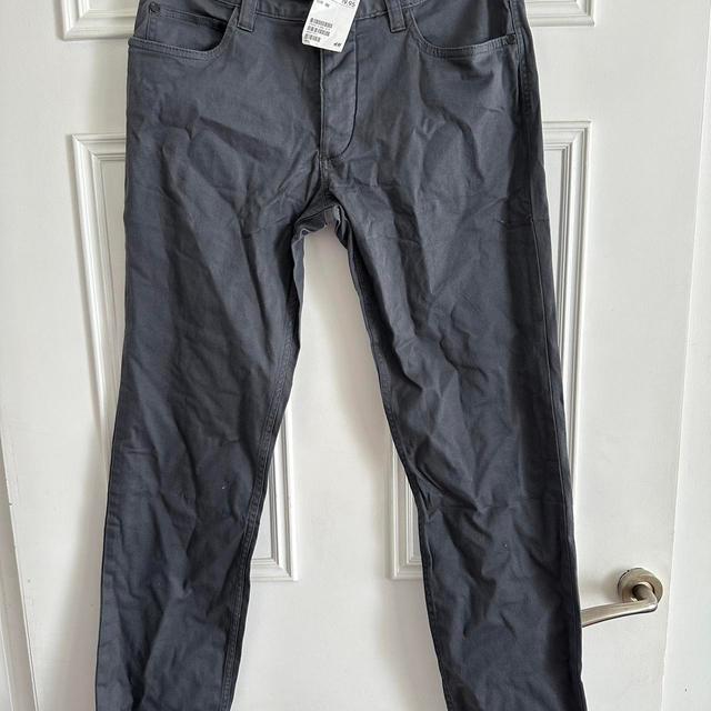 H&M Men's Trousers - Grey - 30" on Productcaster.