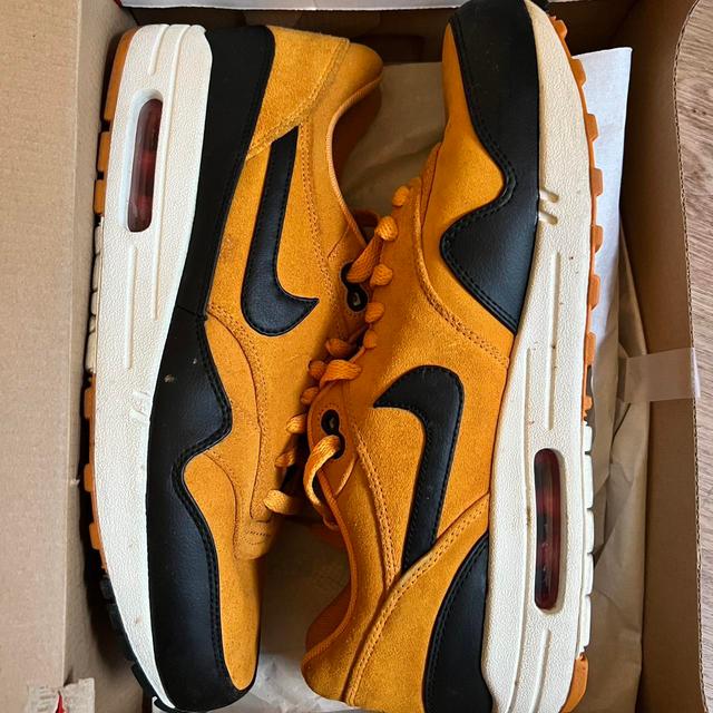 Nike Men's Trainers - Orange/Yellow - UK 9 on Productcaster.