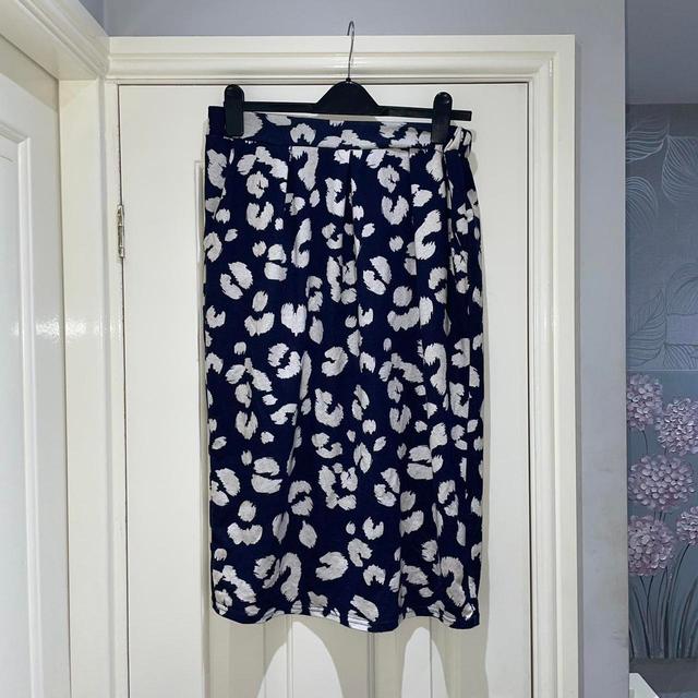 Bonmarché Women's Skirt - Navy/Blue - UK 12 on Productcaster.