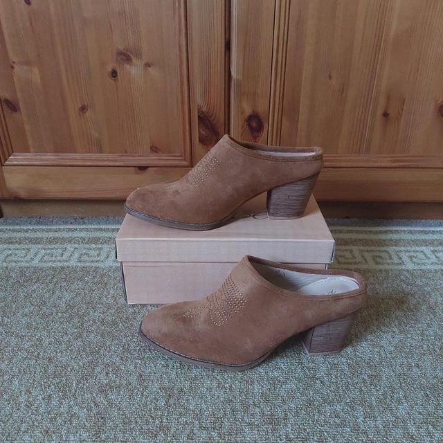 Women's Mules - Tan - UK 5 on Productcaster.