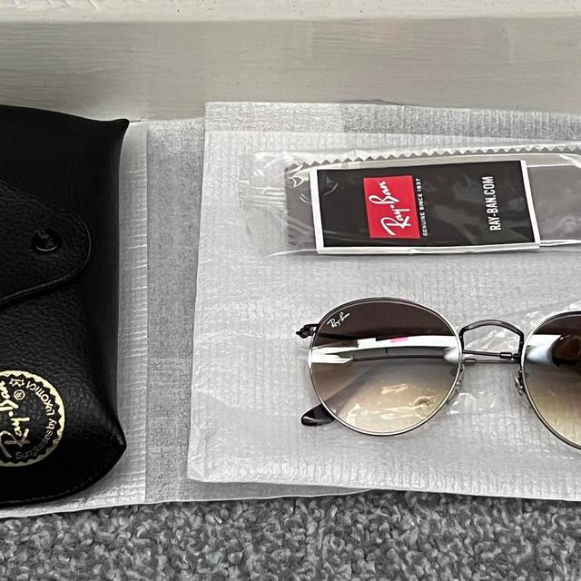 Ray-Ban Men's Round Sunglasses - Silver on Productcaster.