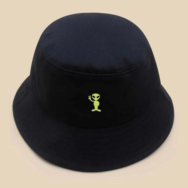 Women's Party Hat - Black on Productcaster.