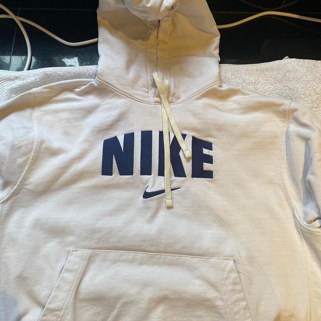 Nike Men's Hoodie - White - M on Productcaster.