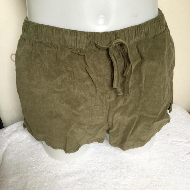 Forever 21 Women's Shorts - Khaki - UK 14 on Productcaster.