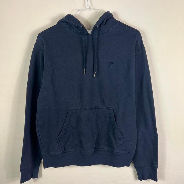 Champion Men's Hoodie - Navy - M on Productcaster.