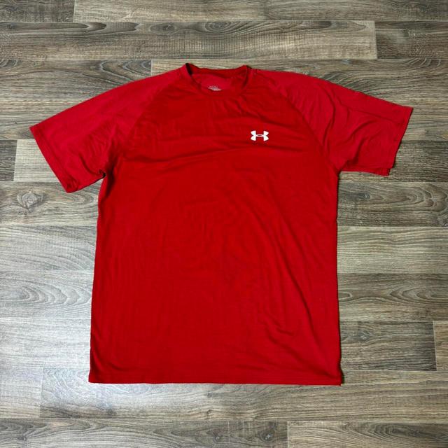 Under Armour Men's T-shirt - Red - L on Productcaster.