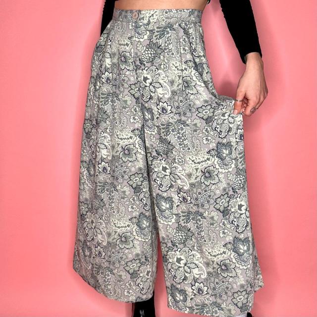 Vintage Women's High waisted Printed Trousers - Green - 26" on Productcaster.