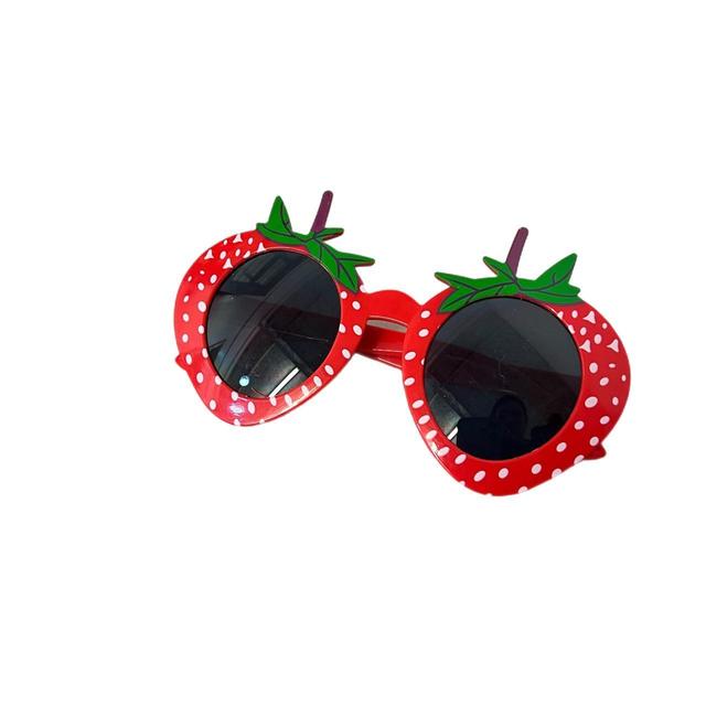 Designer Kids' Round Sunglasses - Red on Productcaster.