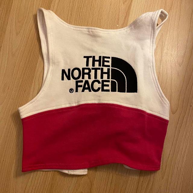 The North Face Women's Crop top - Pink/White - 6 on Productcaster.