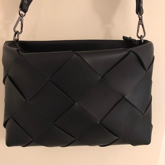 Reserve Women's Bag - Black on Productcaster.