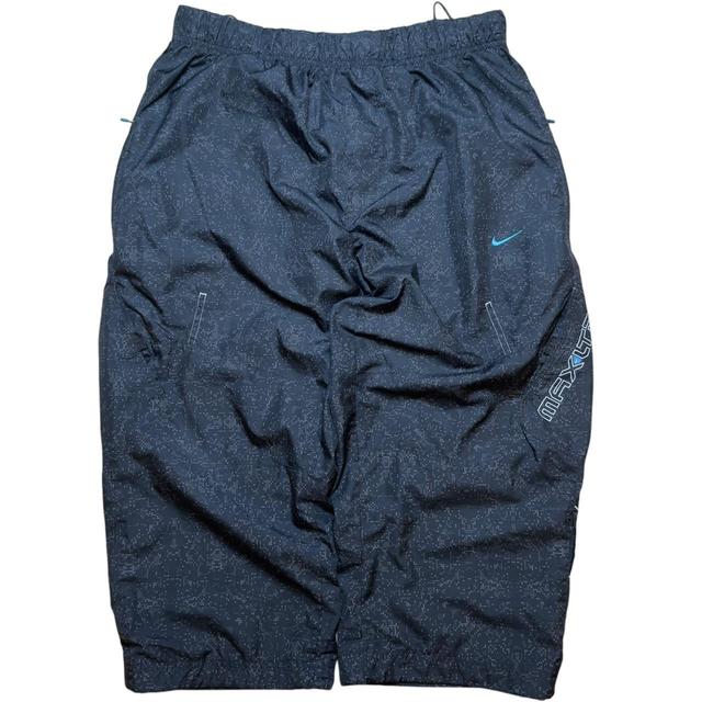 Nike Men's Shorts - Black - L on Productcaster.