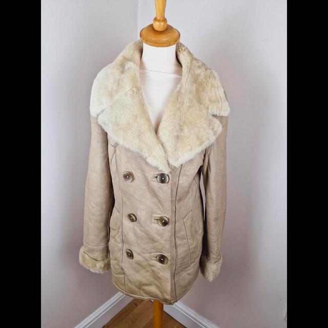 Women's Coats and jackets - Cream - L on Productcaster.