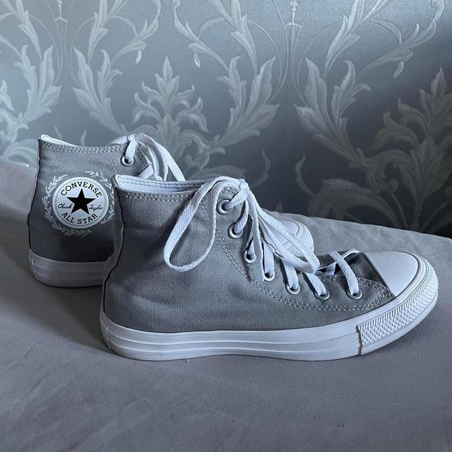 Converse Women's Trainers - Grey/White - UK 6 on Productcaster.