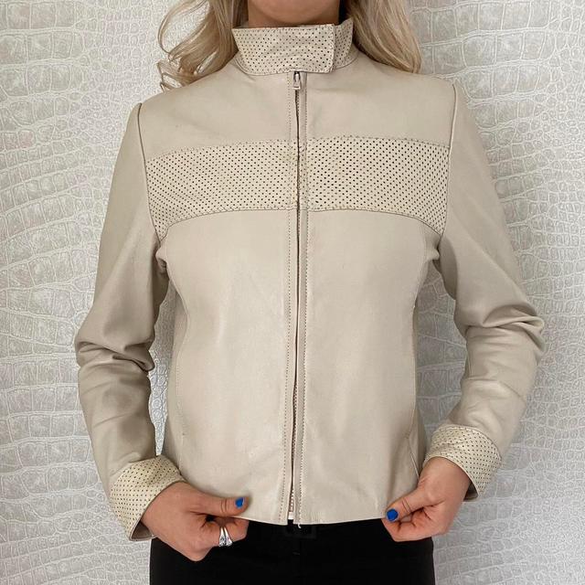 Vintage Women's Leather Jacket - Cream - M on Productcaster.