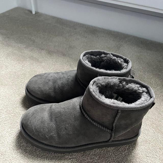 UGG Women's Boots - Grey - UK 6 on Productcaster.