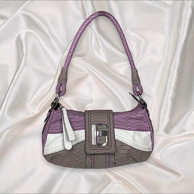 Guess Women's Festival Bag - Grey on Productcaster.