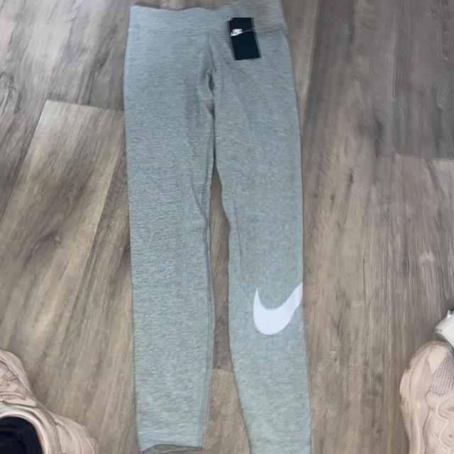 Nike Women's Leggings - Grey/White - S on Productcaster.