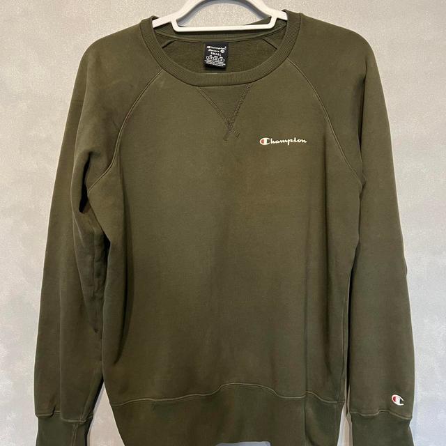 Champion Men's Sweatshirt - Green - S on Productcaster.