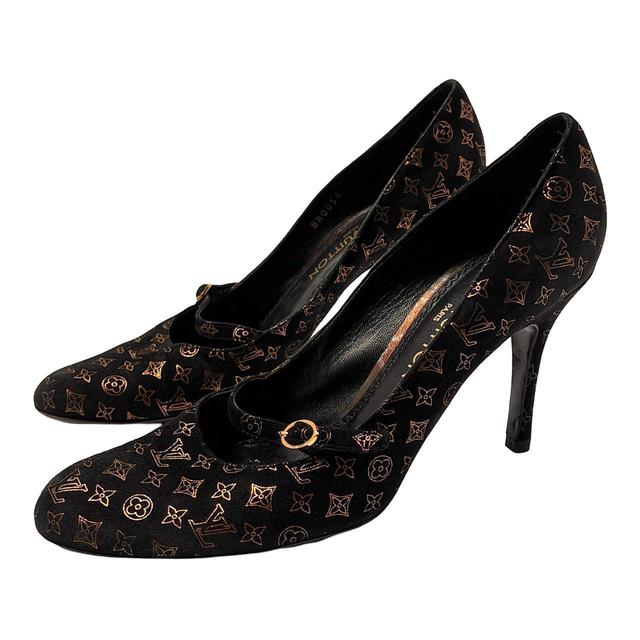 Louis Vuitton Women's Courts - Black/Gold - UK 5 on Productcaster.