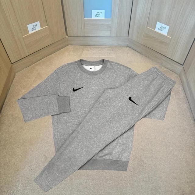 Nike Men's Sweatshirt - Grey - S on Productcaster.