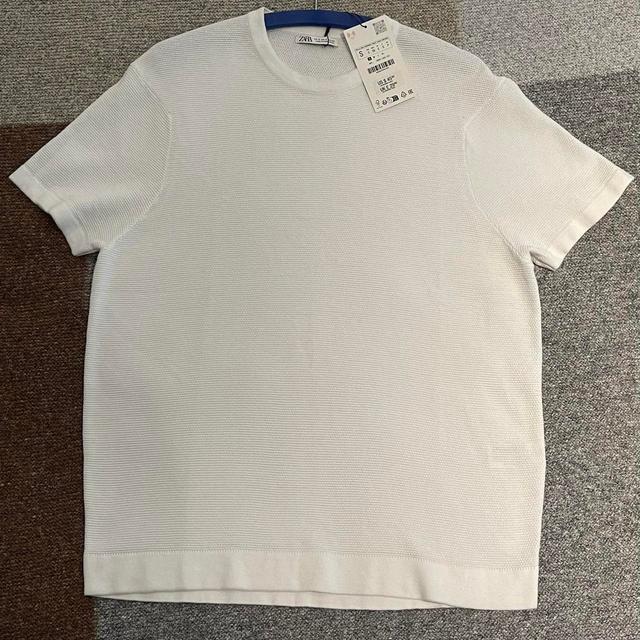 Zara Men's T-shirt - White - S on Productcaster.