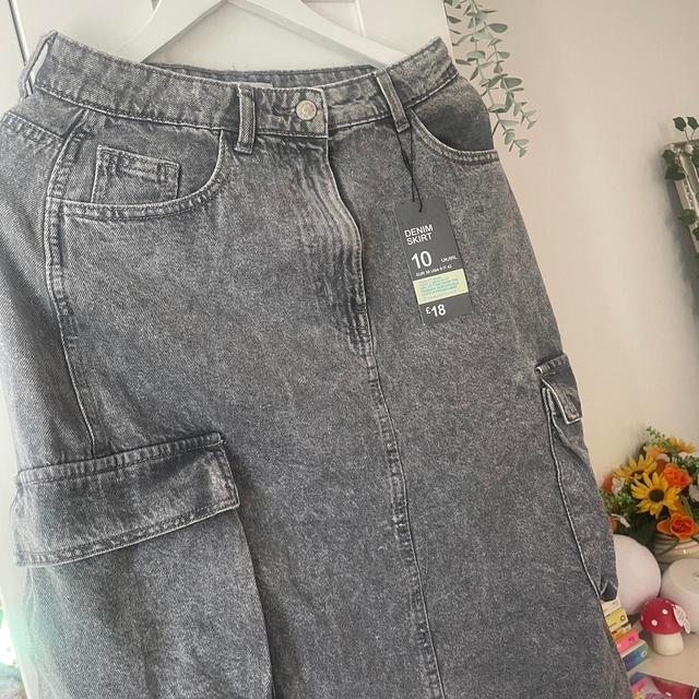 Primark Women's Skirt - Grey - UK 10 on Productcaster.