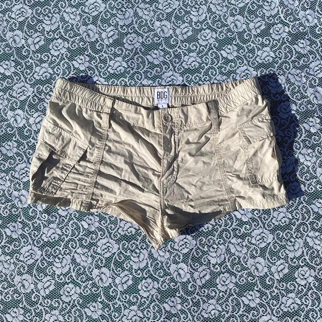 Urban Outfitters Women's Shorts - Tan/Cream - L on Productcaster.