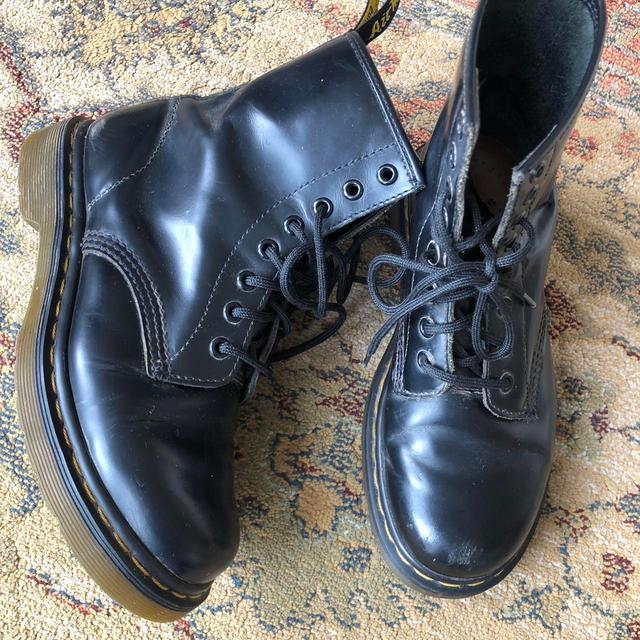 Dr. Martens Women's Boots - Black - UK 4 on Productcaster.