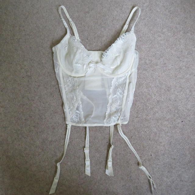 Urban Outfitters Women's Corset - White on Productcaster.