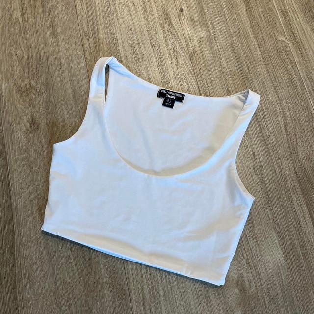 PrettyLittleThing Women's Crop top - White - 8 on Productcaster.