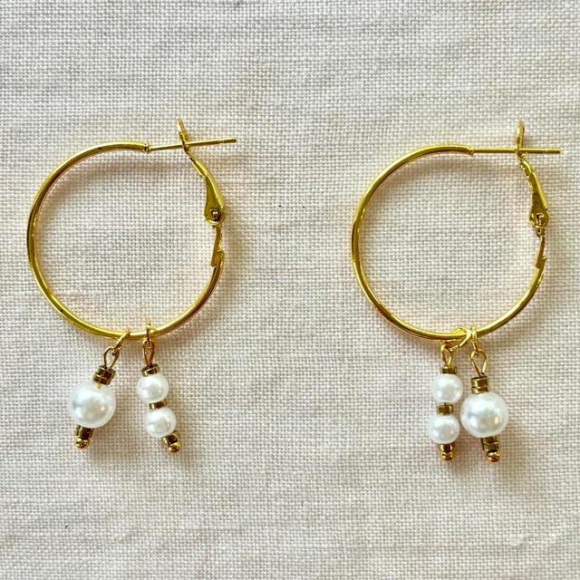 Custom Women's Earrings - Gold on Productcaster.