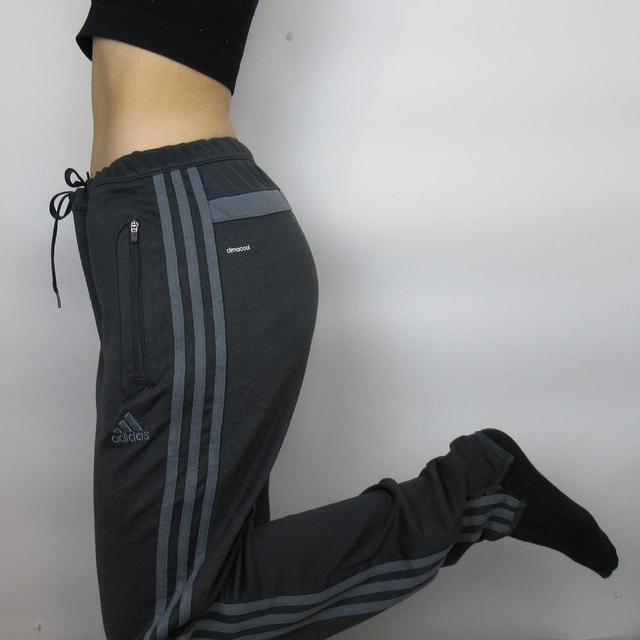 Adidas Women's Sweatpants - Grey - L on Productcaster.