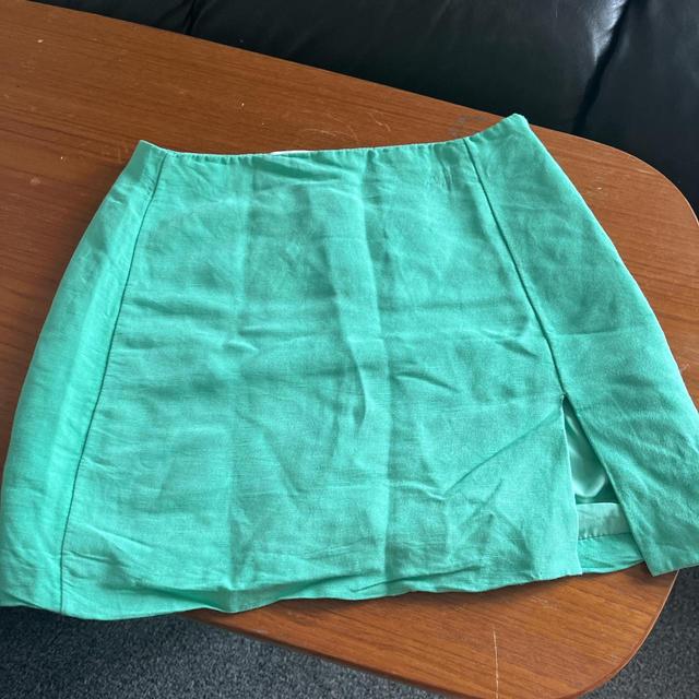 H&M Women's Skirt - Green - UK 6 on Productcaster.