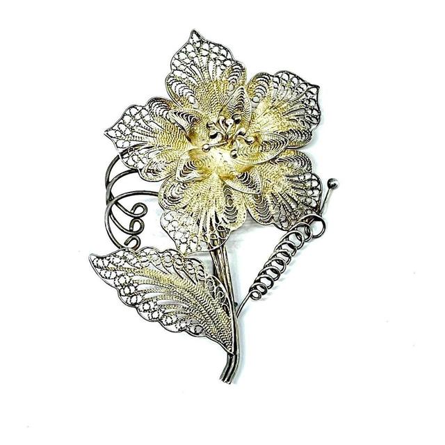 Vintage Women's Brooch - Silver on Productcaster.