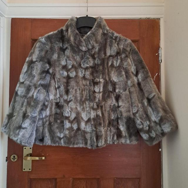 Per Una Women's Faux fur Jacket - Grey - M on Productcaster.