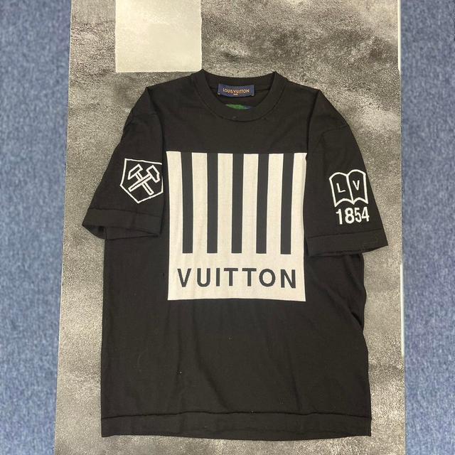 Louis Vuitton Men's T-shirt - Black - M on Productcaster.