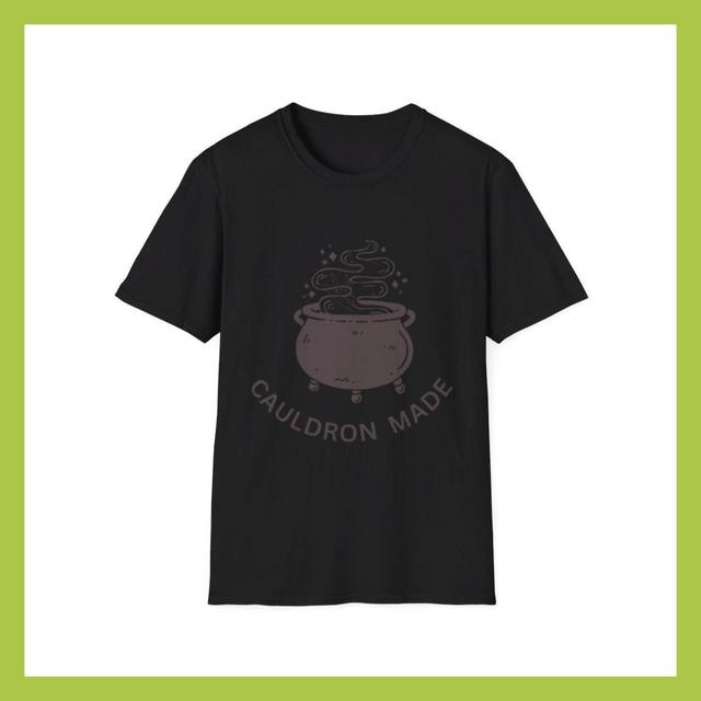 Gildan Men's T-shirt - Black/Brown - L on Productcaster.