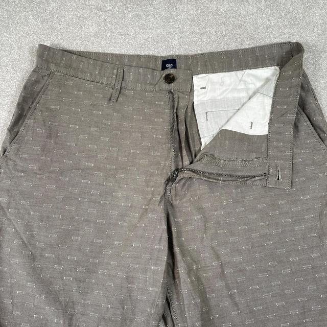 Gap Men's Shorts - Grey - 38" on Productcaster.