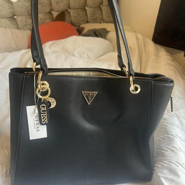 Guess Women's Tote bags - Black on Productcaster.