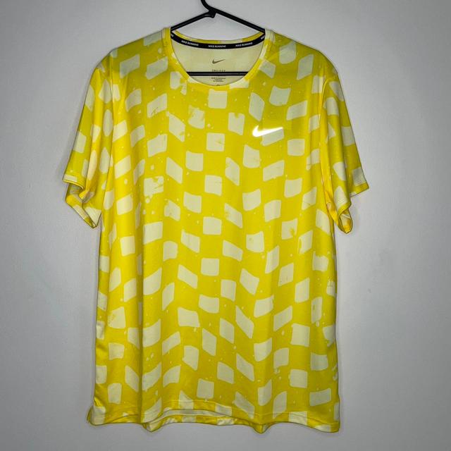 Nike Men's T-shirt - Yellow - L on Productcaster.