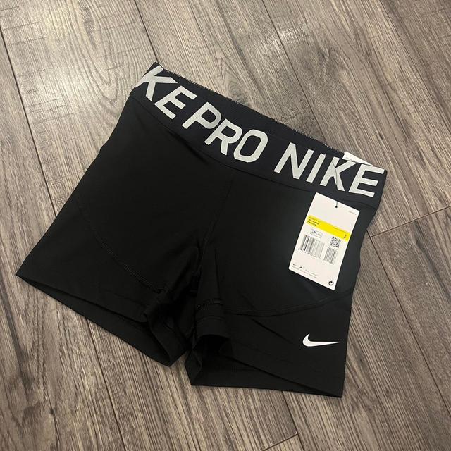 Nike Women's Shorts - Black - M on Productcaster.