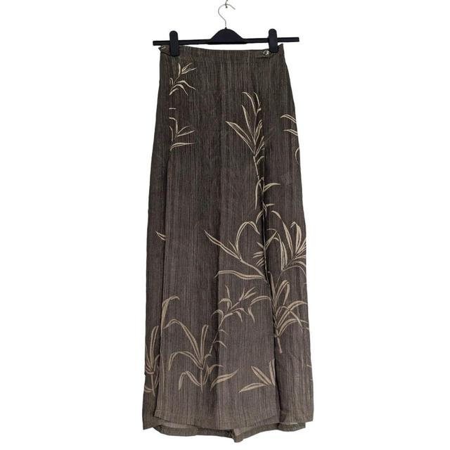 Vintage American Women's Maxi Skirt - Green/Khaki - UK 10 on Productcaster.