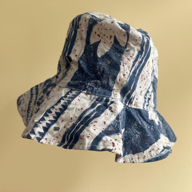 Vintage Men's Bucket hats - White on Productcaster.