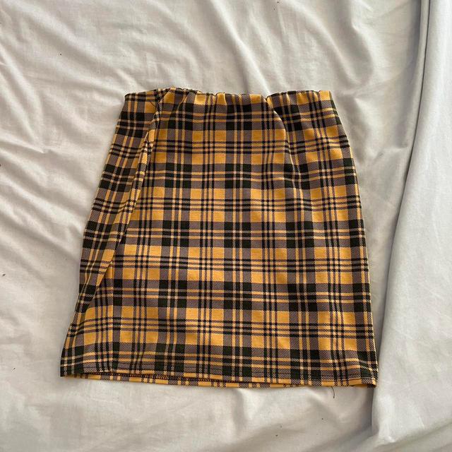 New Look Women's Casual Skirt - Yellow - UK 10 on Productcaster.