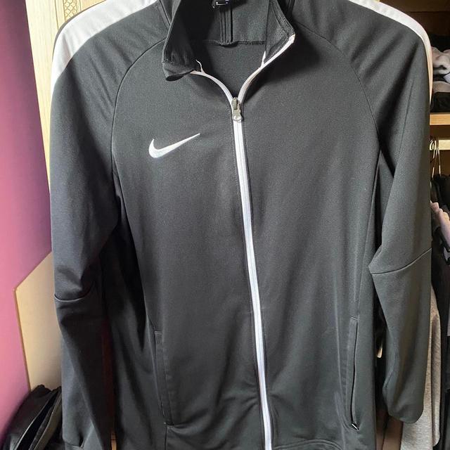 Nike Men's Sweatshirt - Black - M on Productcaster.